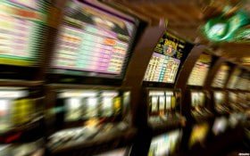 mvp444 Slots ဂိမ်းများ Jackpot နှင့် Free Spin Feature ပြသချက်